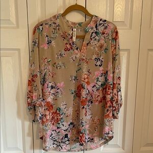 Dear Scarlett Floral Beige Women's Top